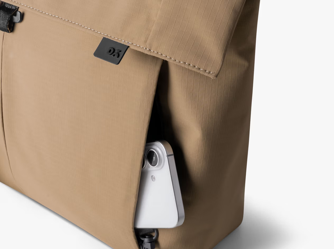 Pivot Messenger Bag