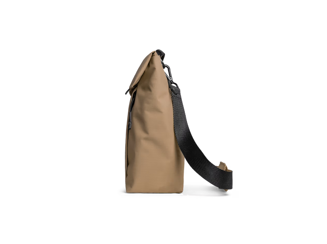 Pivot Messenger Bag
