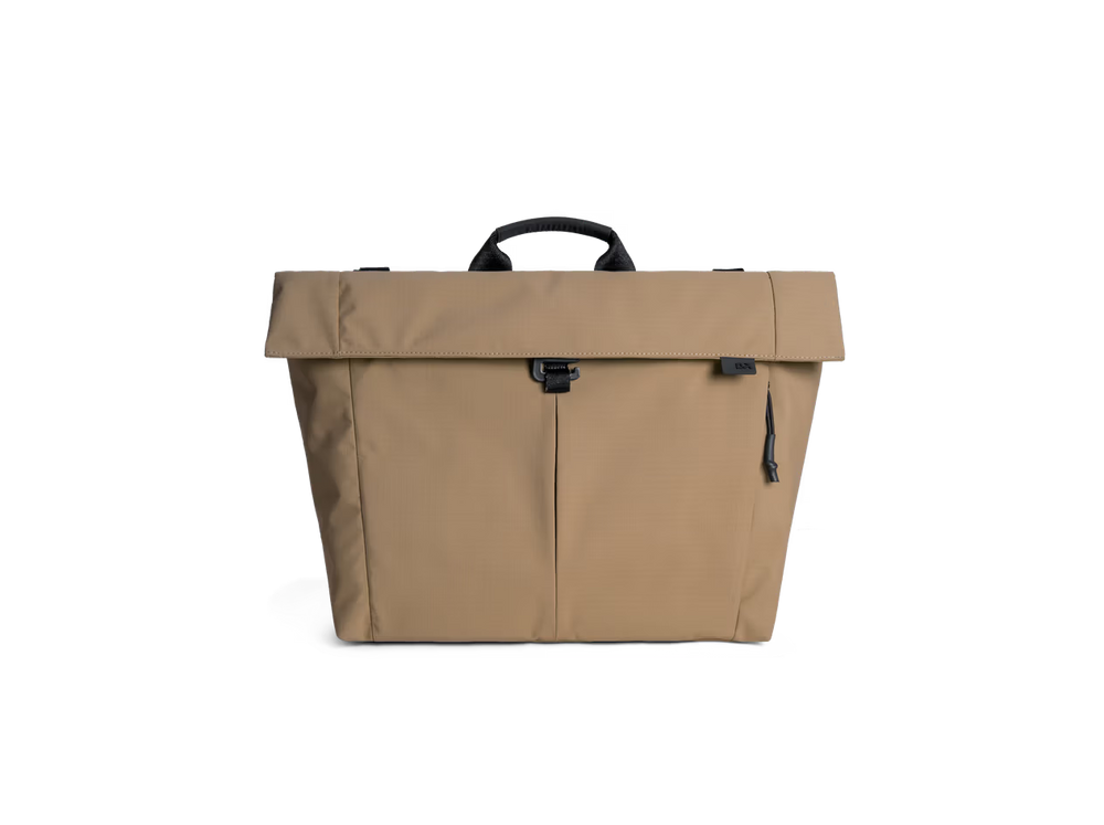 Pivot Messenger Bag