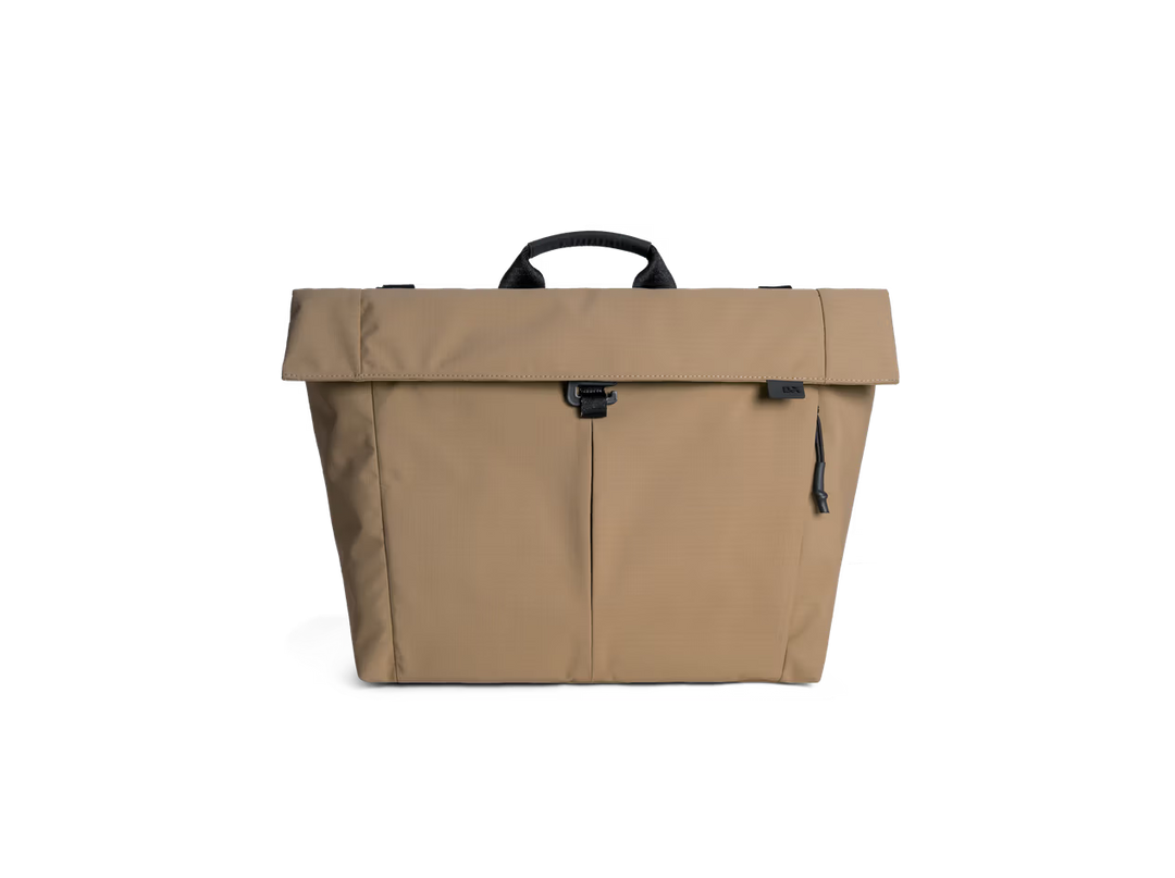 Pivot Messenger Bag