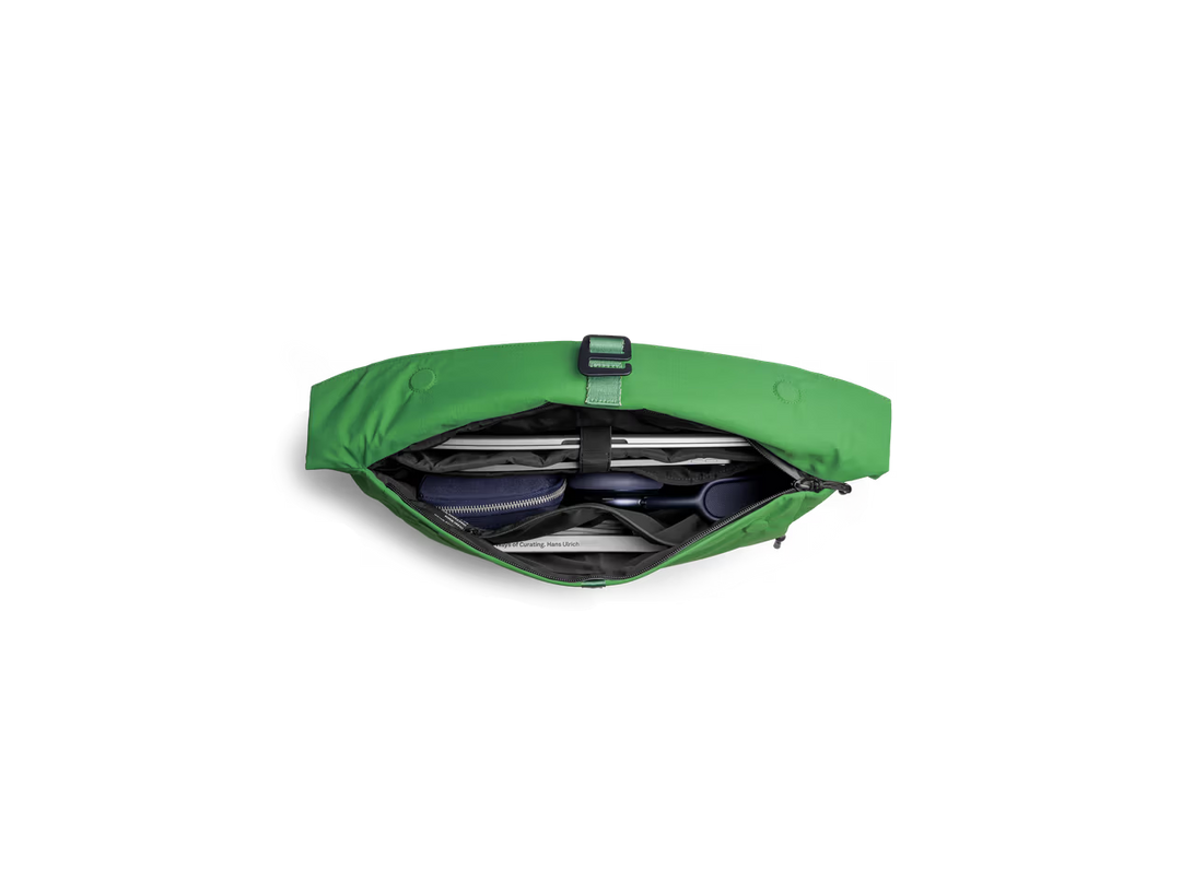 Pivot Messenger Bag