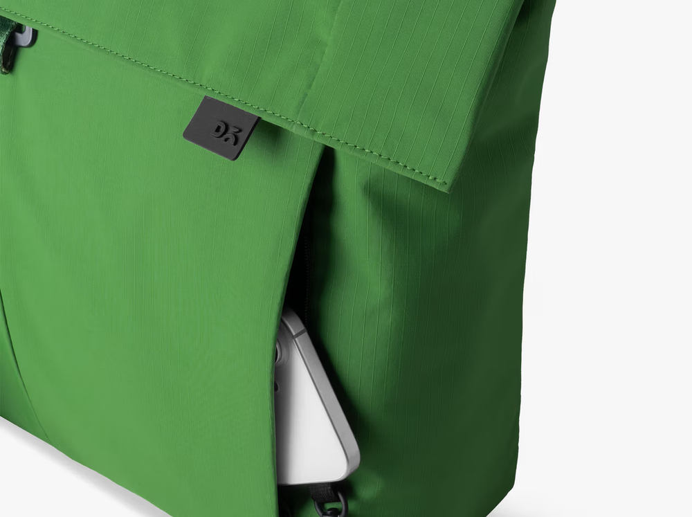 Pivot Messenger Bag