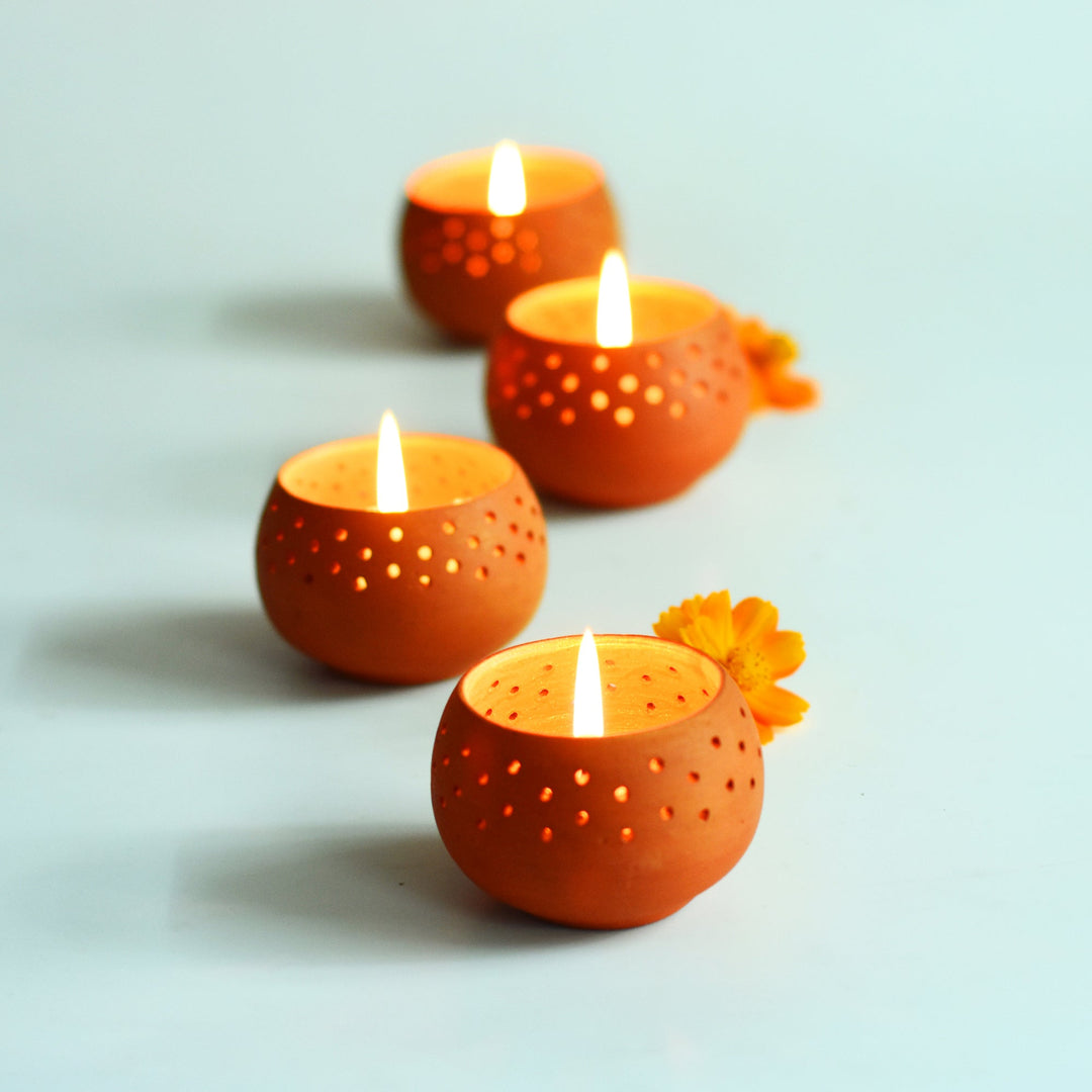 DOME Tealight Holders : Set of 4 + 4 HD Candles FREE - Suspire