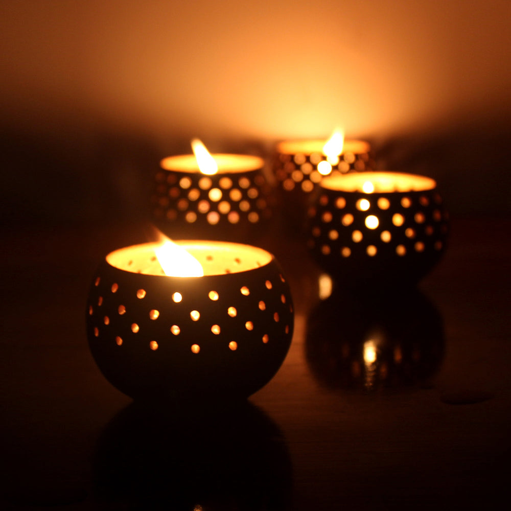 DOME Tealight Holders : Set of 4 + 4 HD Candles FREE