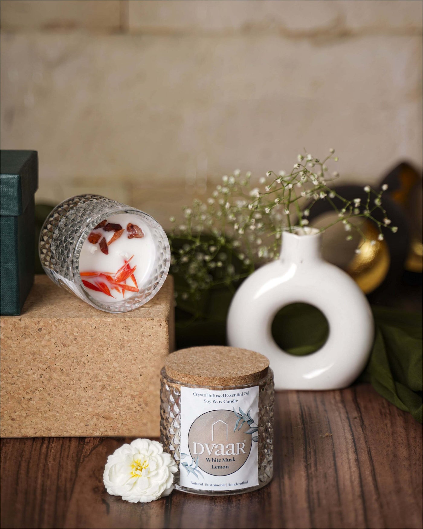 SOYA WAX SCENTED CANDLES - White Musk and Lemon (280 gm)