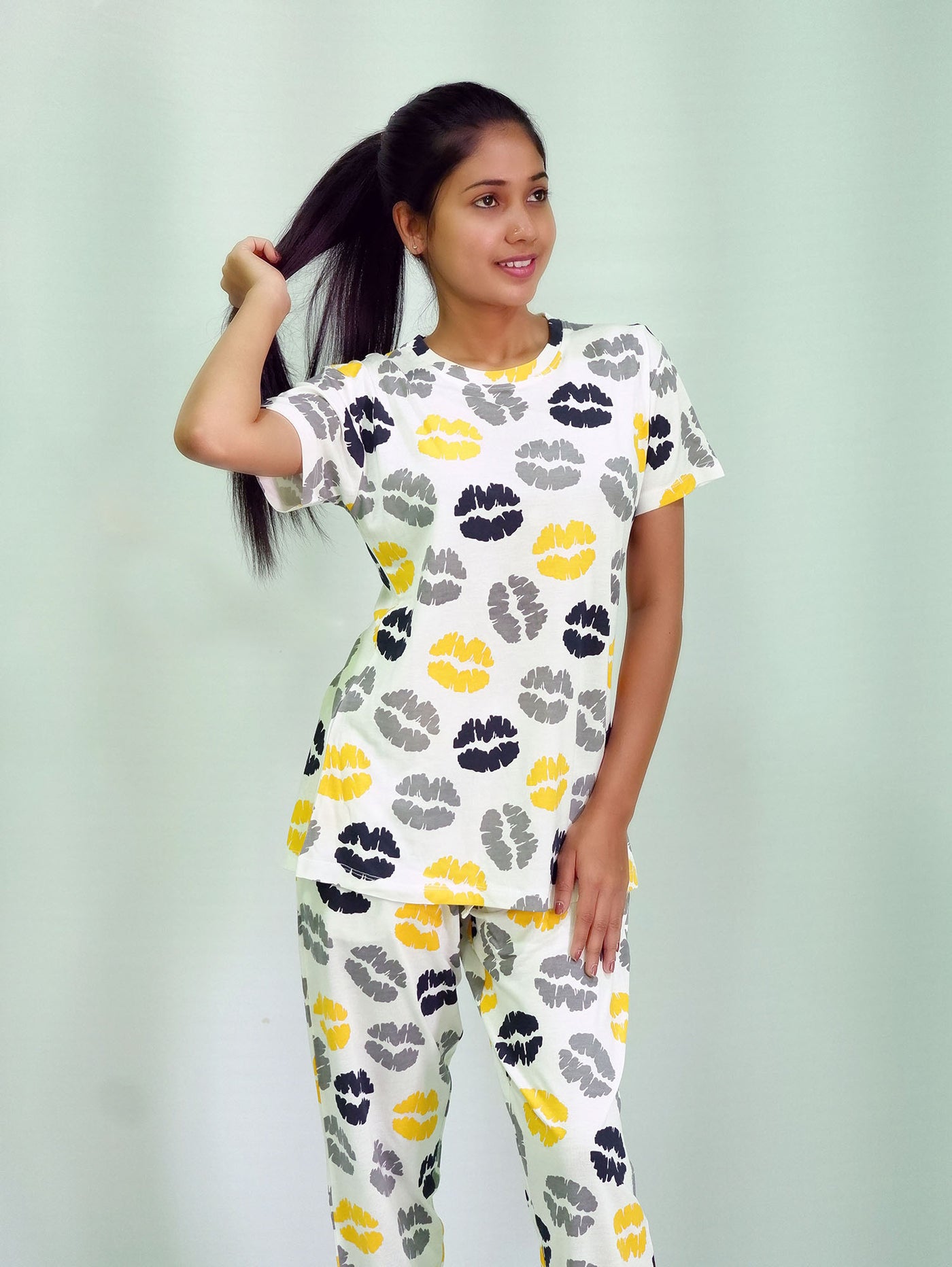 Sensational Kisses printed Women's Pajamas Set in TENCEL™