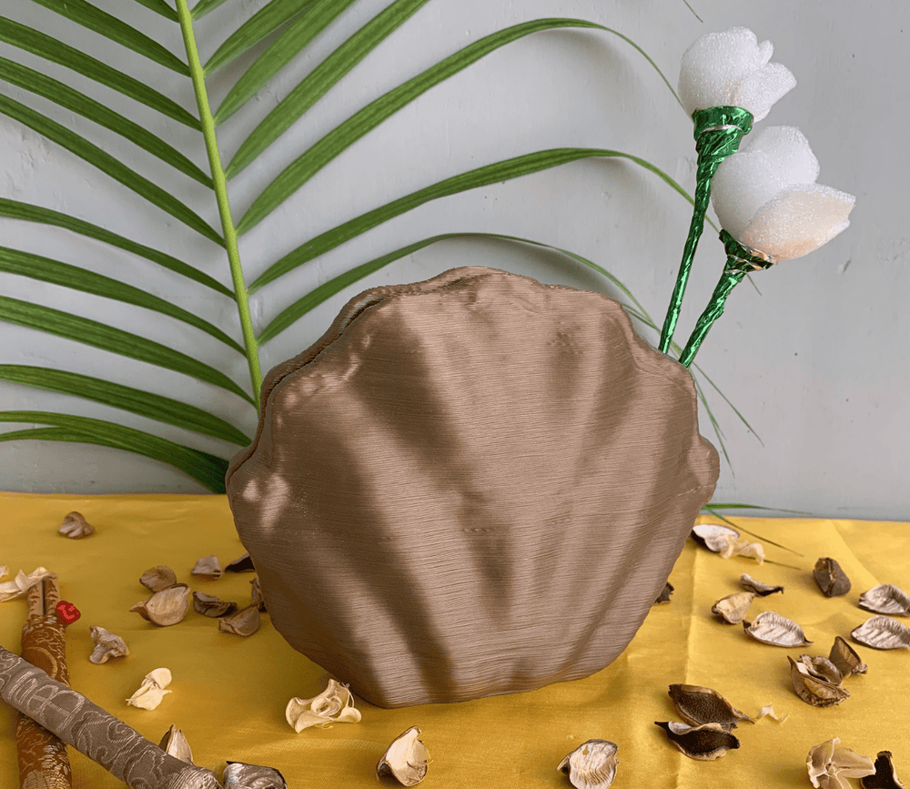 EcoDecor Centennial Mollusk – Plant-Based Exotic Bronze Vase | Eco-Friendly Décor
