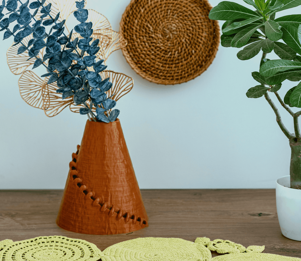 EcoDecor Curio Of Stitches – Plant-Based Exotic Brass Vase | Sustainable Home Décor