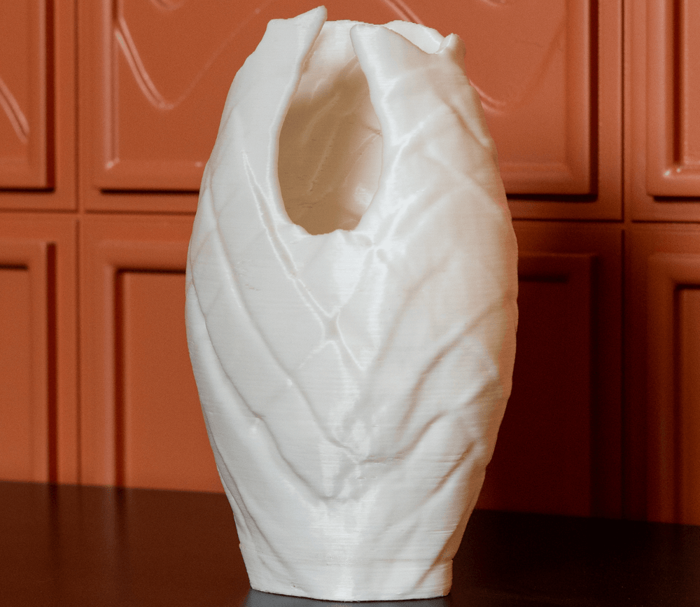 EcoDecor Rouge One – Plant-Based Silk White Vase | Eco-Friendly Décor