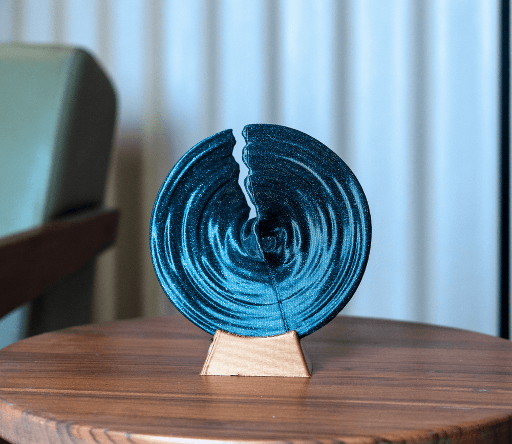 EcoDecor Twisted Reality – Plant-Based Twinkling Green Figurine | Eco-Friendly Décor