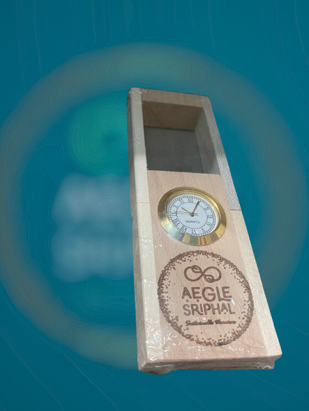 Aegle Sriphal Bamboo Clock with Pen Stand