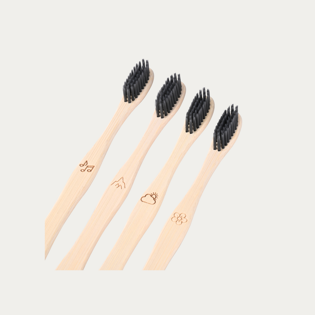 OIKO Bamboo Toothbrush with charcoal Bristles Adults pack of 4