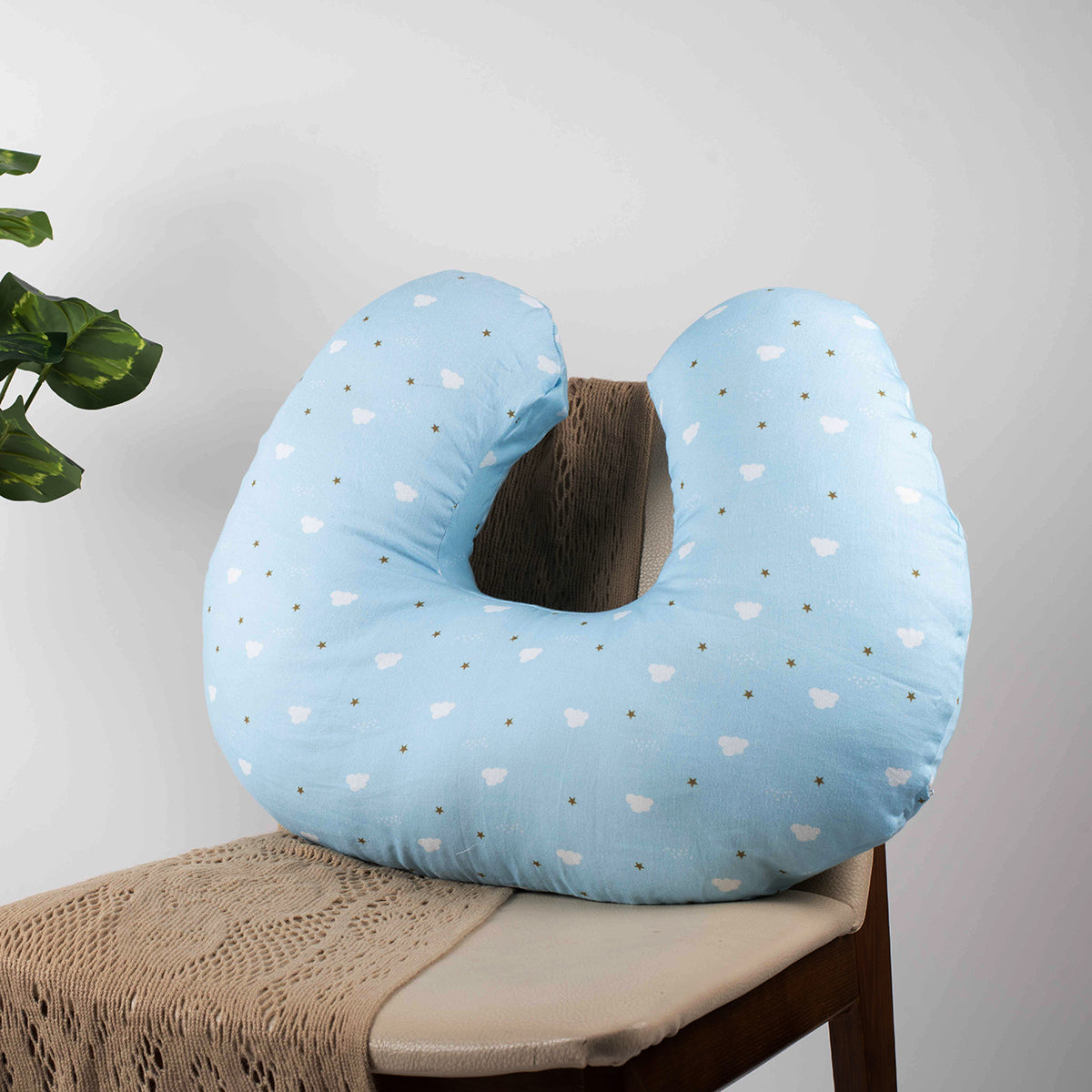 Tiny snooze feeding pillow- blue clouds