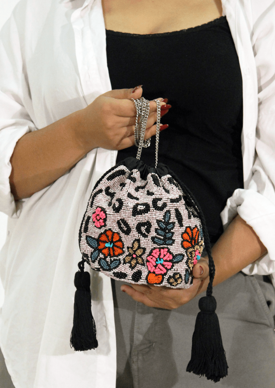 flowerbed beaded bag - Suspire