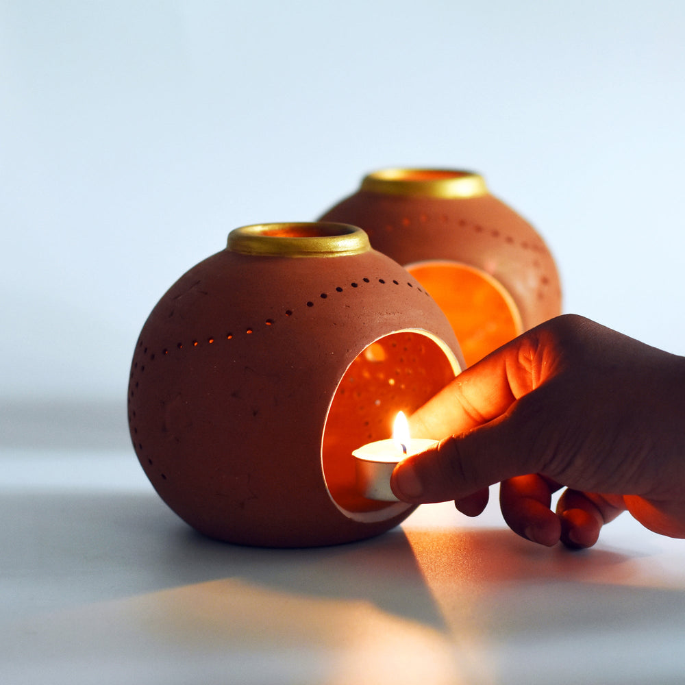 GLO Candle Holder  Set Of 2 + 2 tealights FREE