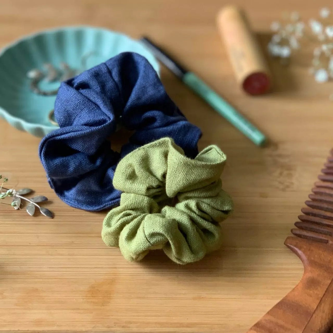 Hemp fabric hair scrunchies in solid colours - Suspire