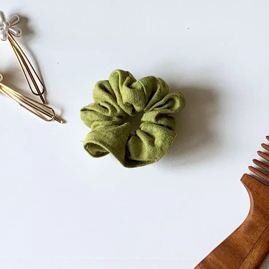Hemp fabric hair scrunchies in solid colours - Suspire