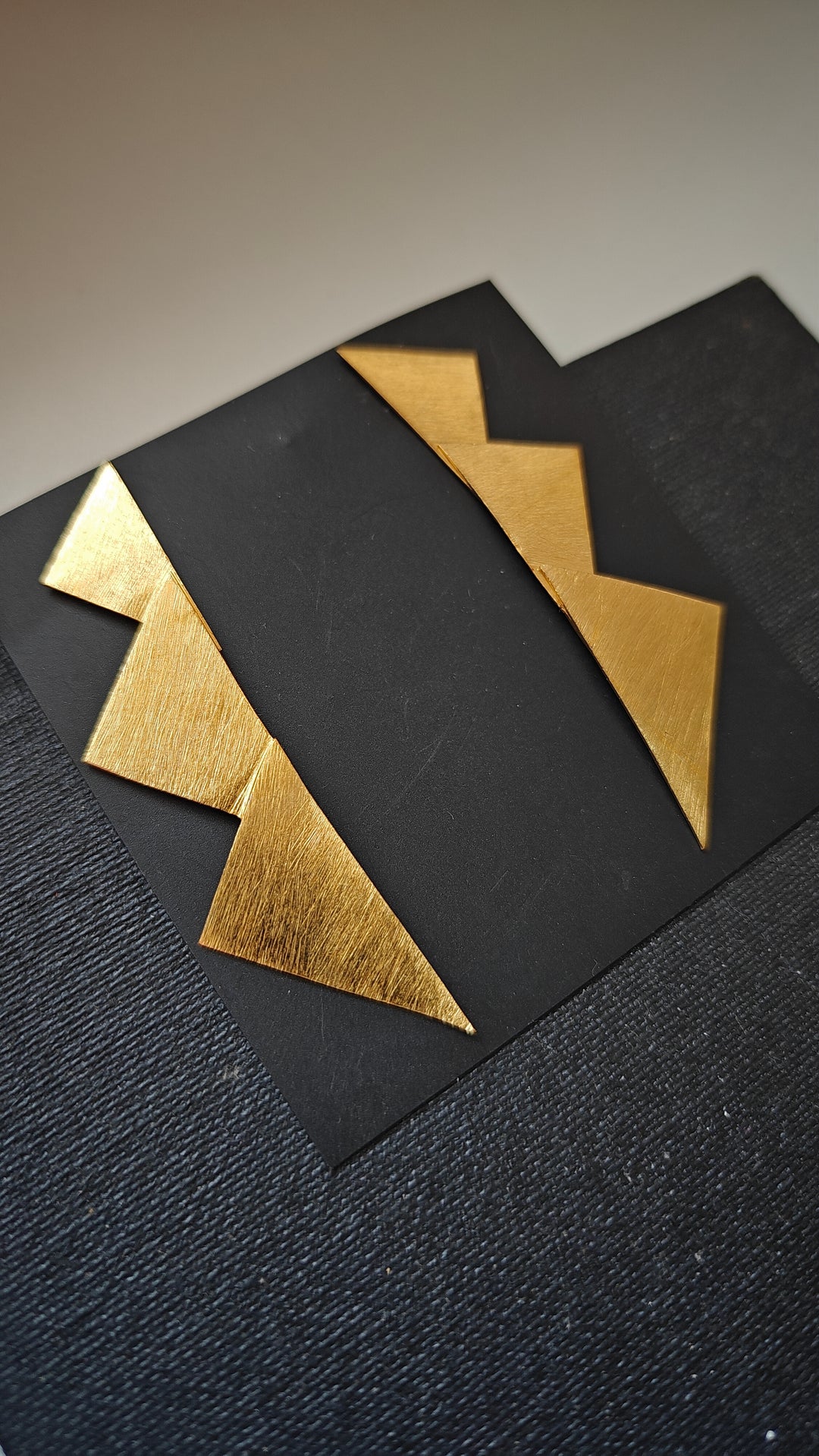 Nine Designs Gold Sawtooth Earrings