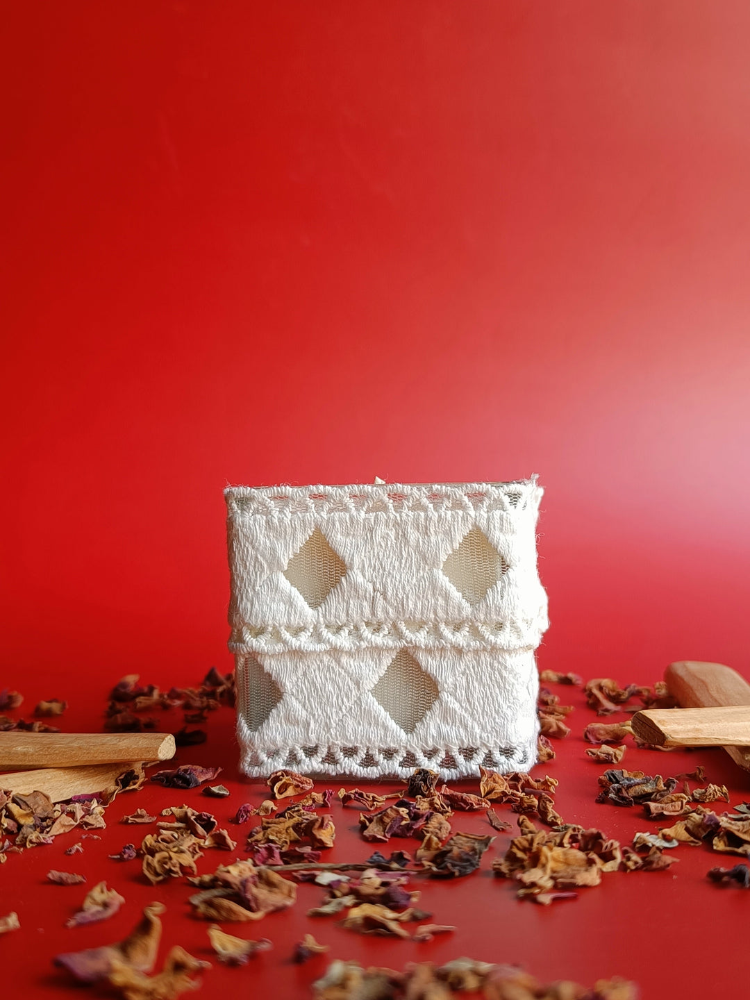 Nazrana soy candle - sandalwood