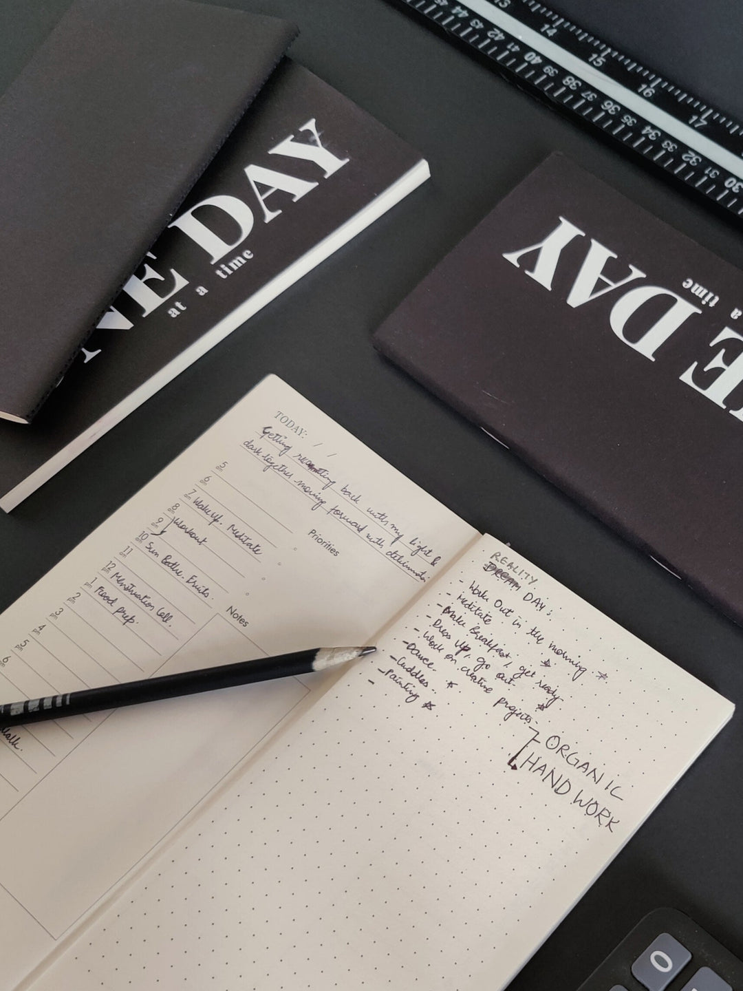 Time Scheduler I Undated 30 Day Planner I Time Tracker