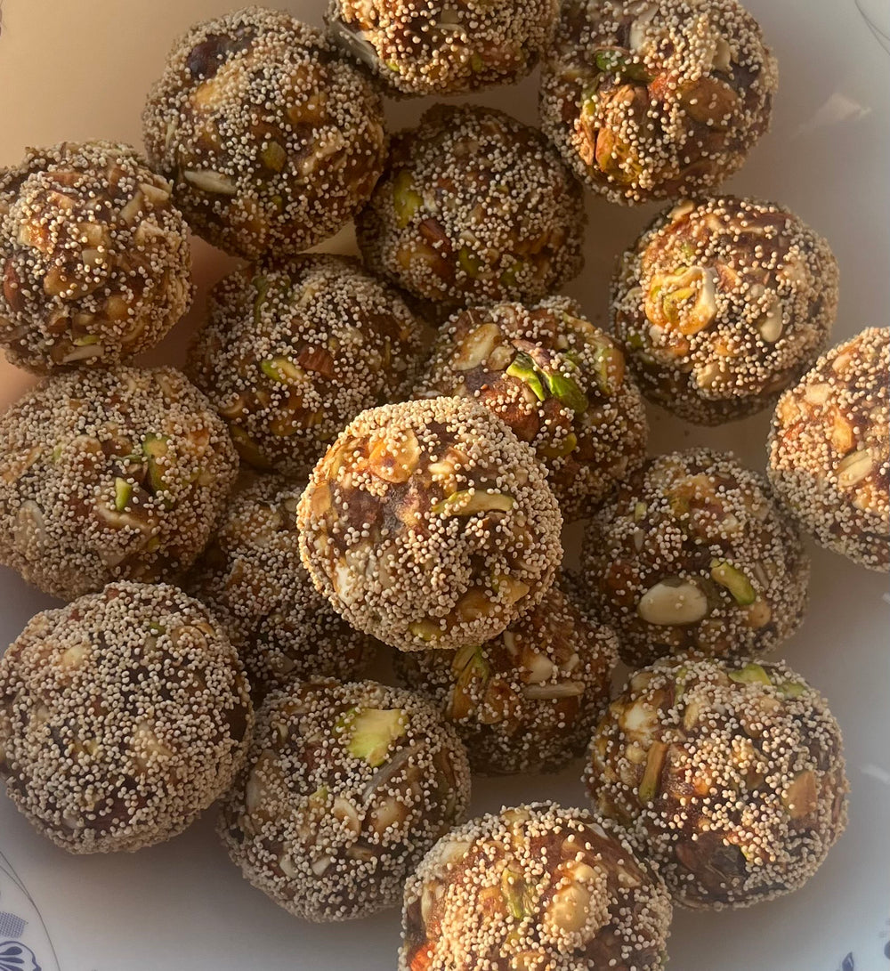KS Supertreats Date and Nuts Balls | Pack of 9 balls (30 gm Each) - Glass Jar