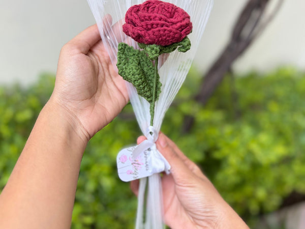 Ishmades crochet rose bouquet