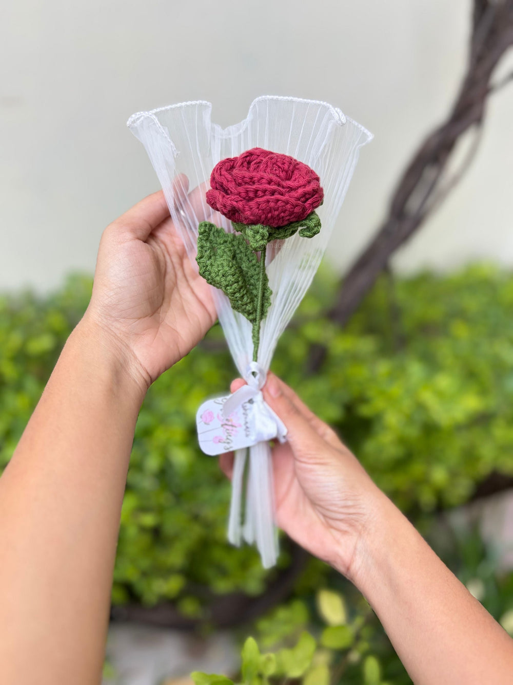 Ishmades crochet rose bouquet