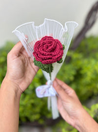 Ishmades crochet rose bouquet