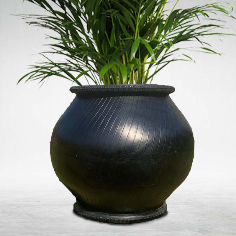 De'Dzines Jumbo tree planter