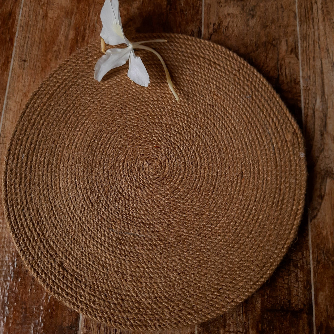 Studio Vilasita Round jute tablemat