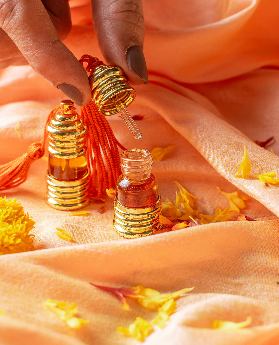 KHEONI Marigold Natural Attar - Suspire