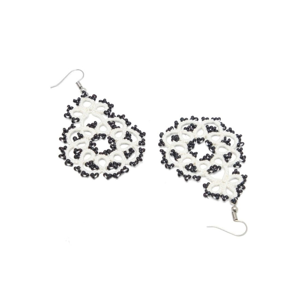 Knots to Node Ivory Noir Earrings