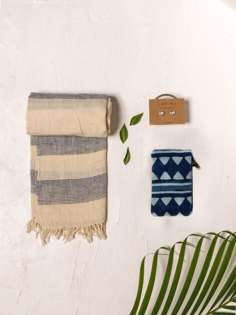 Patrah Kyra Scarf, Purse & Silver Jewellery Gift Combo