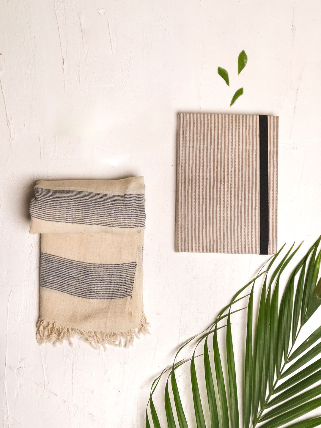 Patrah Leher Scarf & Fabric Diary Gift Combo