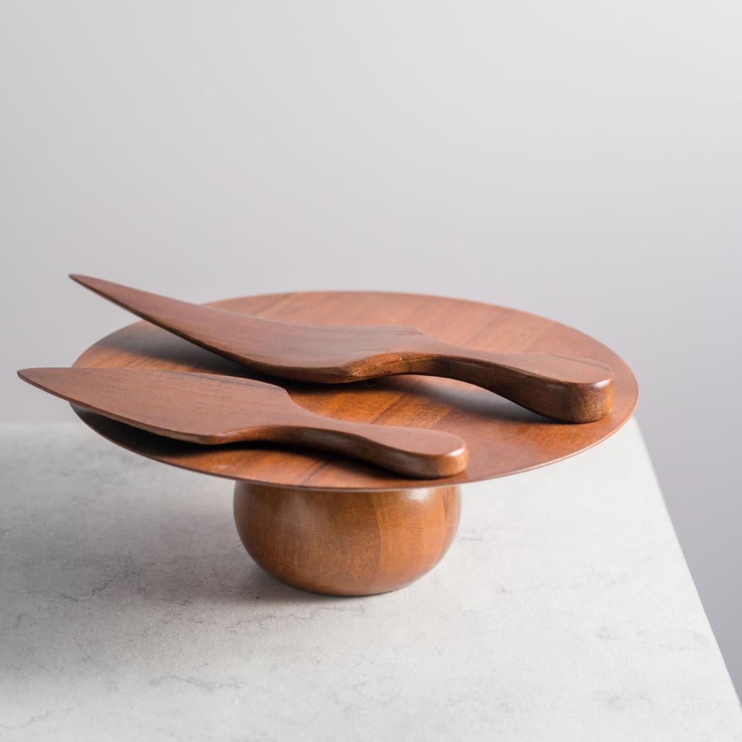 Araana Home Loom Cake Stand with Cutters