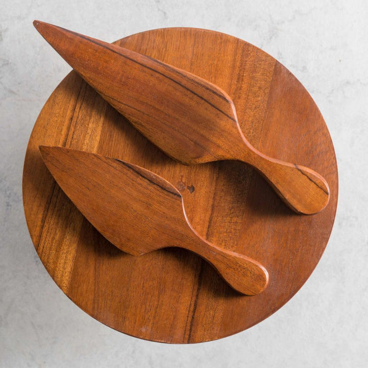 Araana Home Loom Cake Stand with Cutters