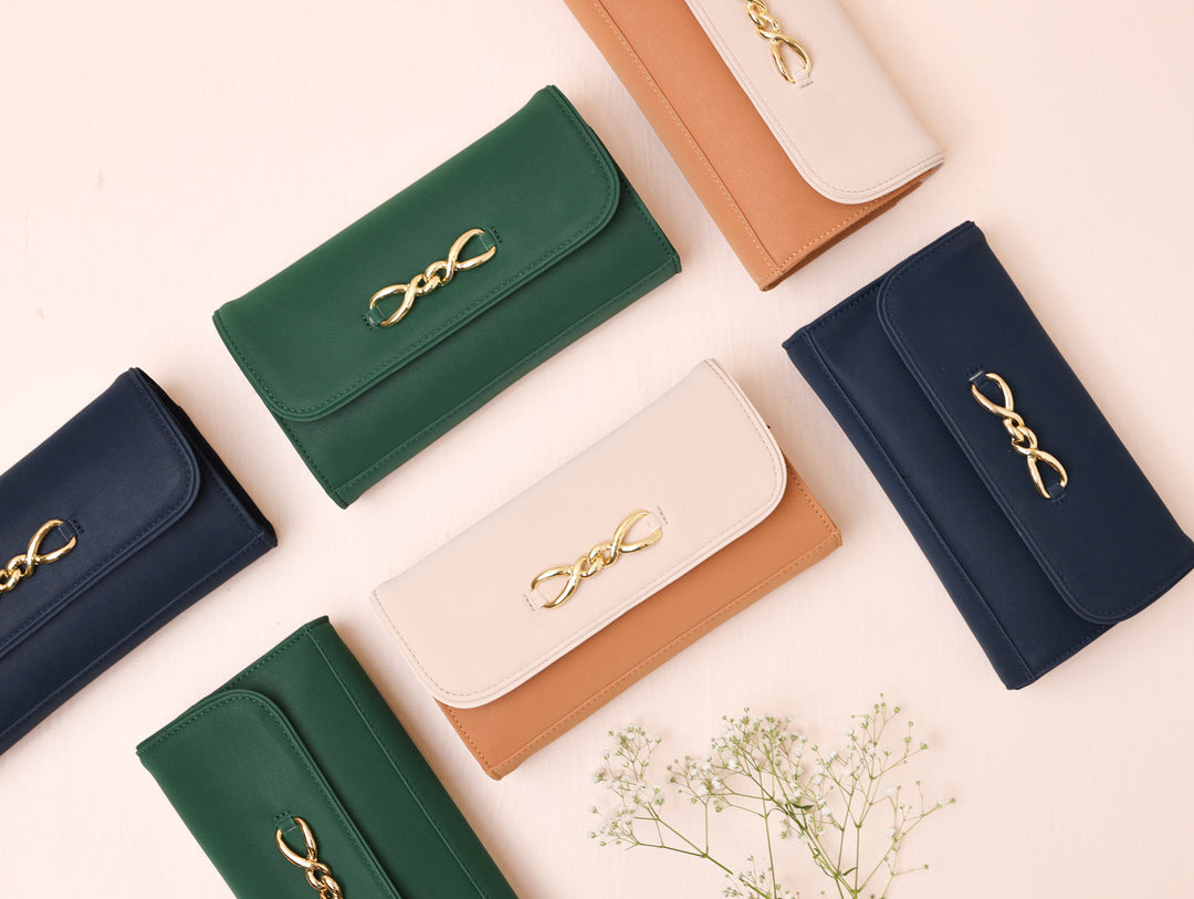 White Fire Lena Wallet On Chain