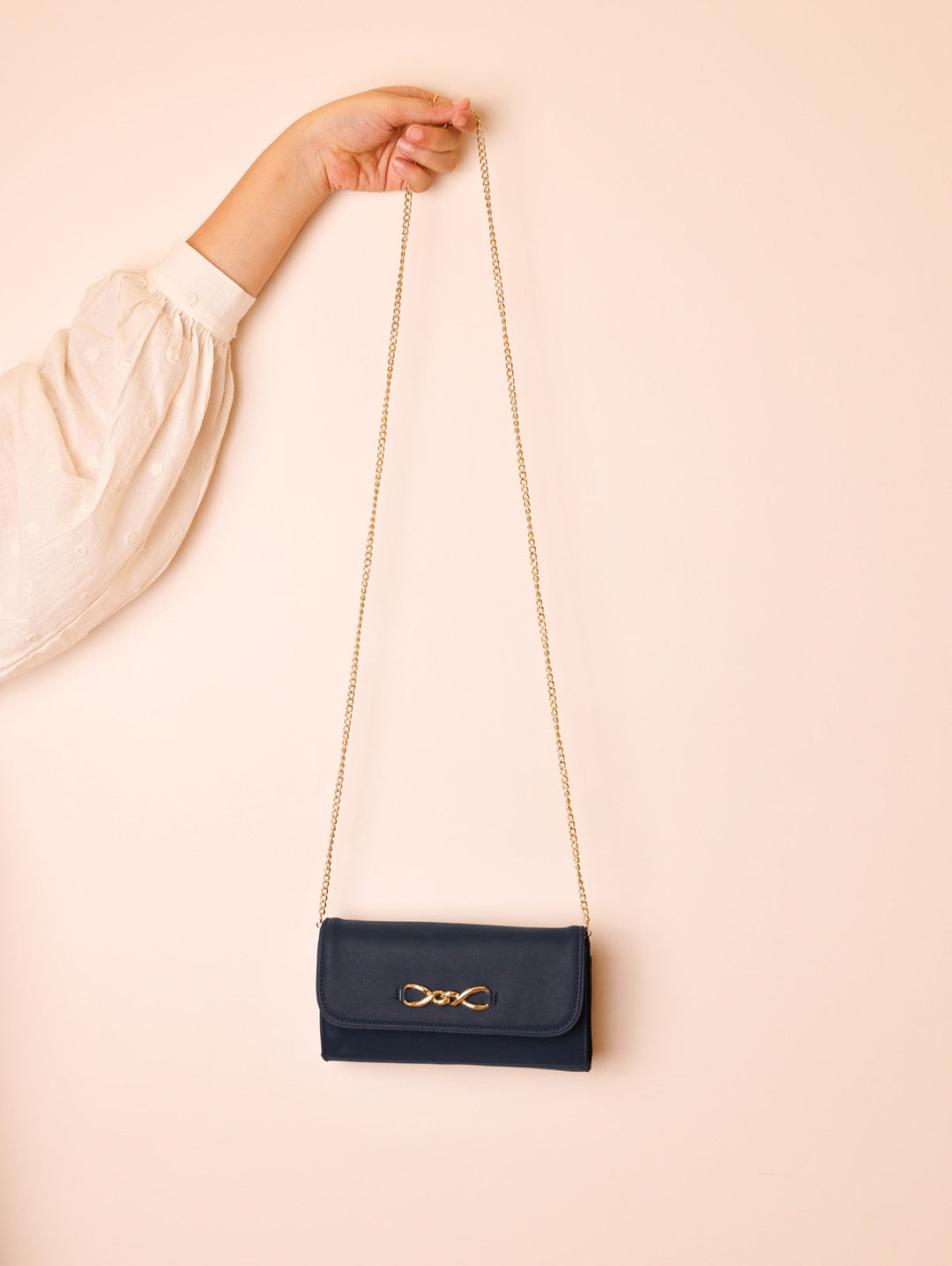 White Fire Lena Wallet On Chain