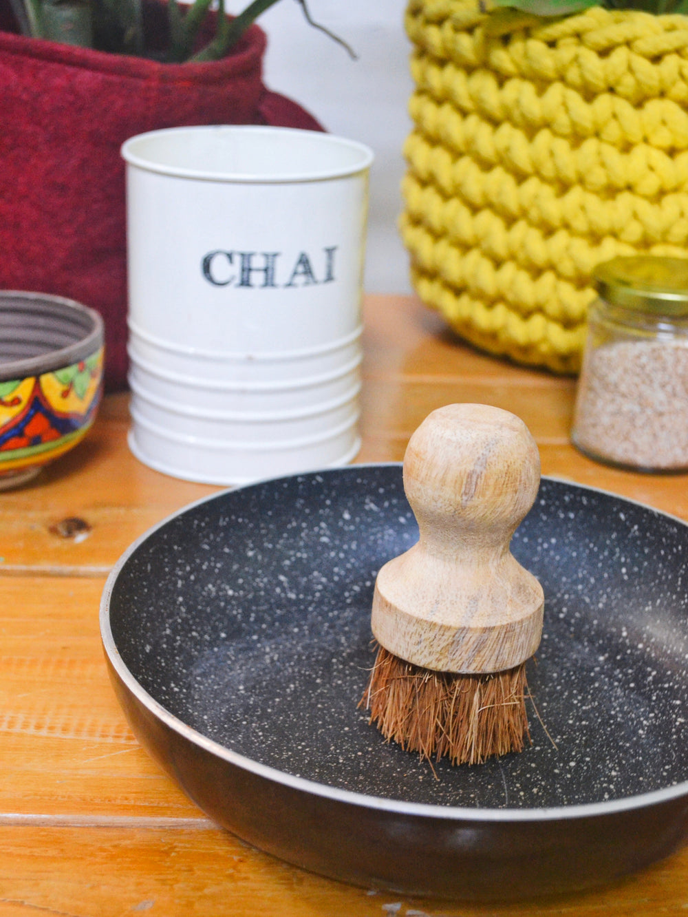 Almitra Sustainables Tava Oil Brush
