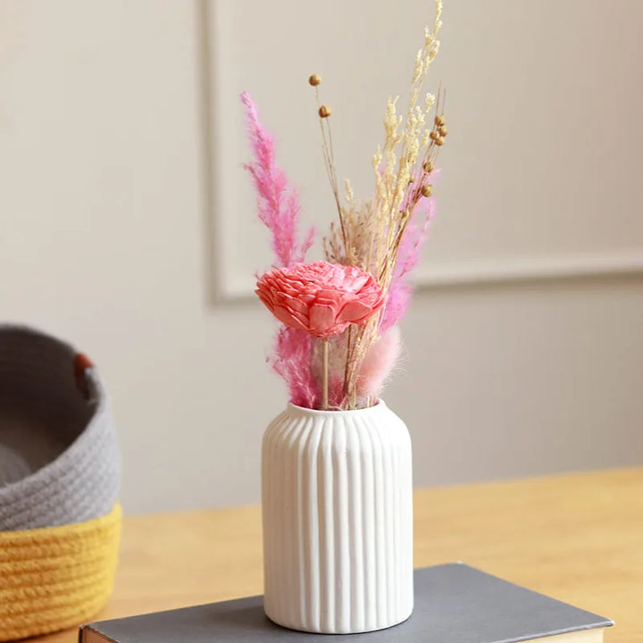 Mini Snow white vase with aroma mist dried flower bunch