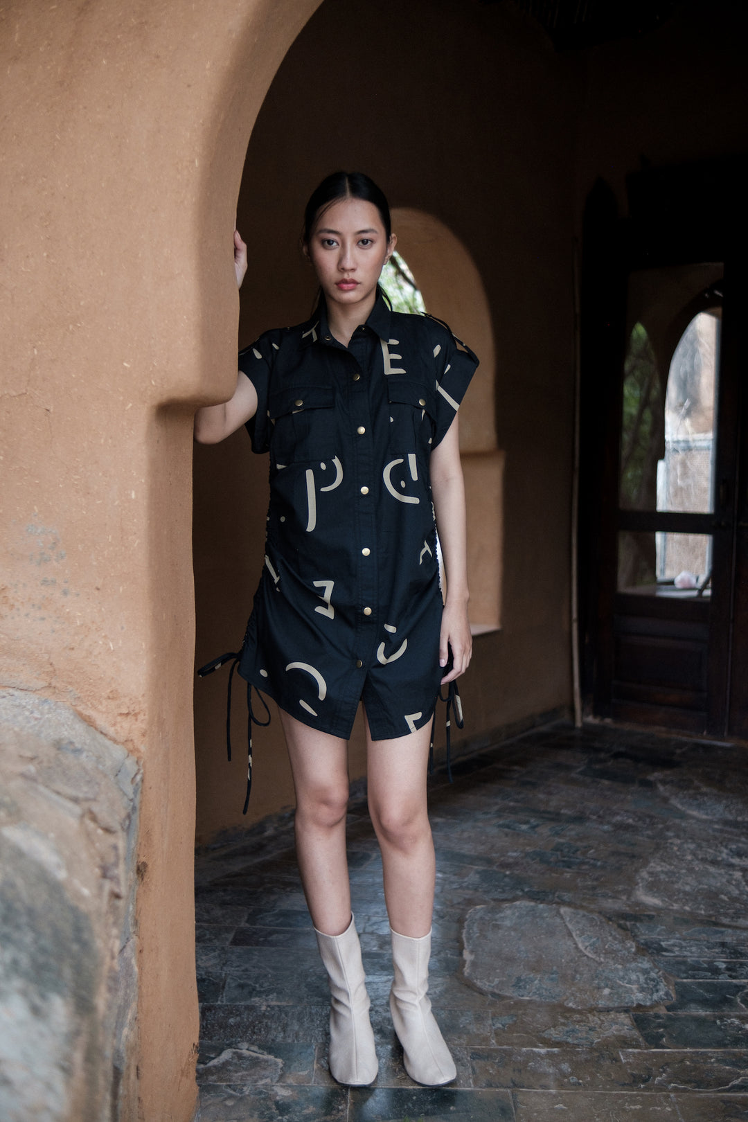 The Terra Tribe Black Line Printed Sunrise Gather Shirt