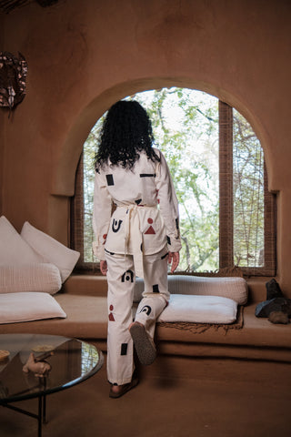 The Terra Tribe Ecru Triangle Printed Nara Front Knot Shirt