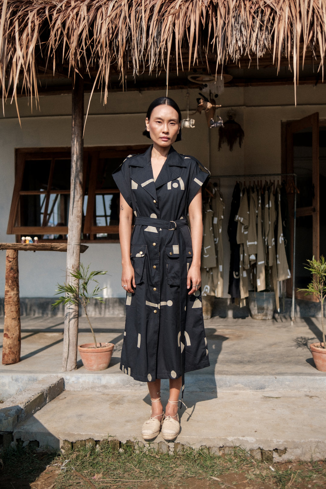 The Terra Tribe Black Triangle Printed Harajuku Trench