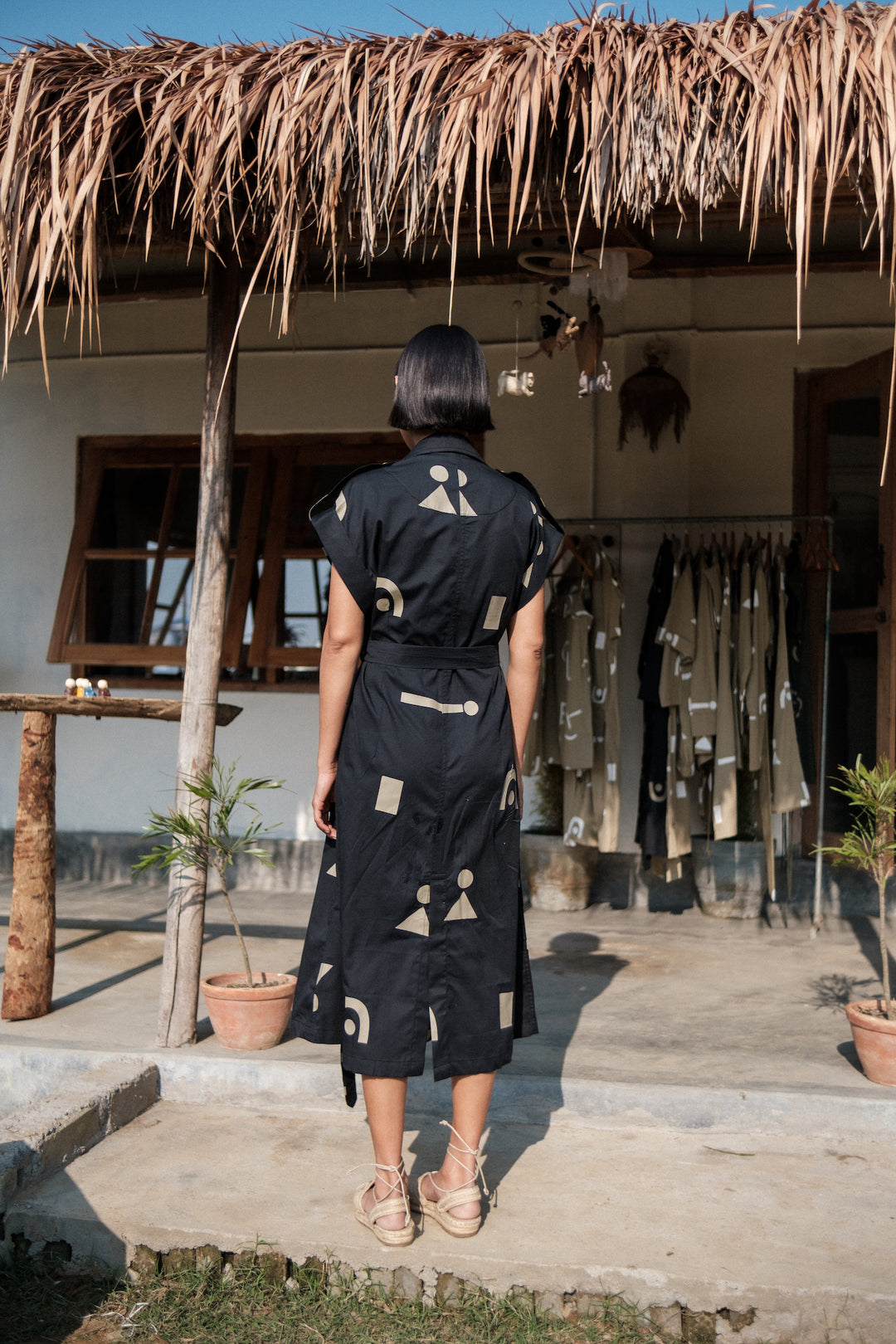 The Terra Tribe Black Triangle Printed Harajuku Trench