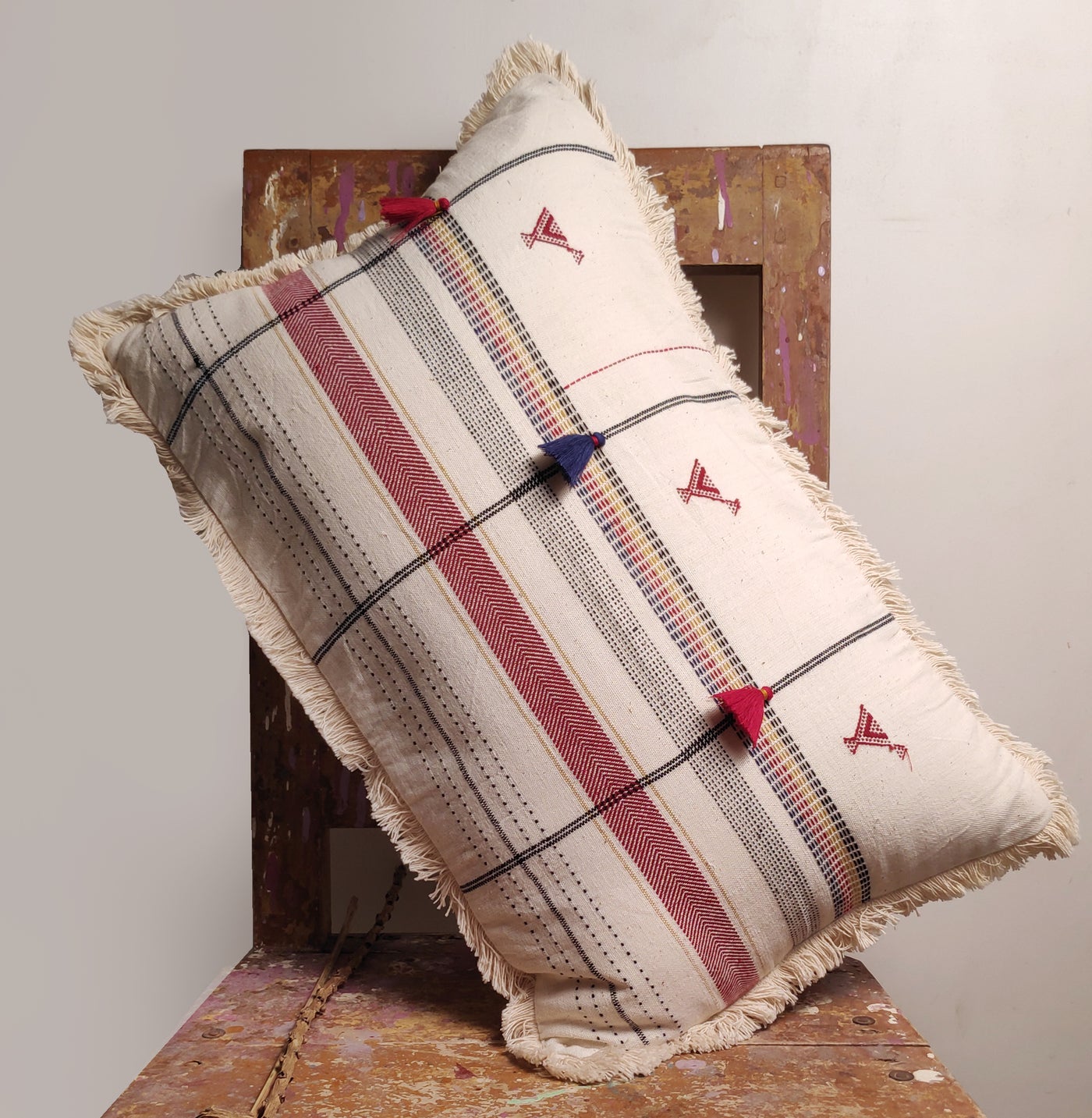 Off-white antique organic cotton cushion cover ( L-20″ x W- 12″)