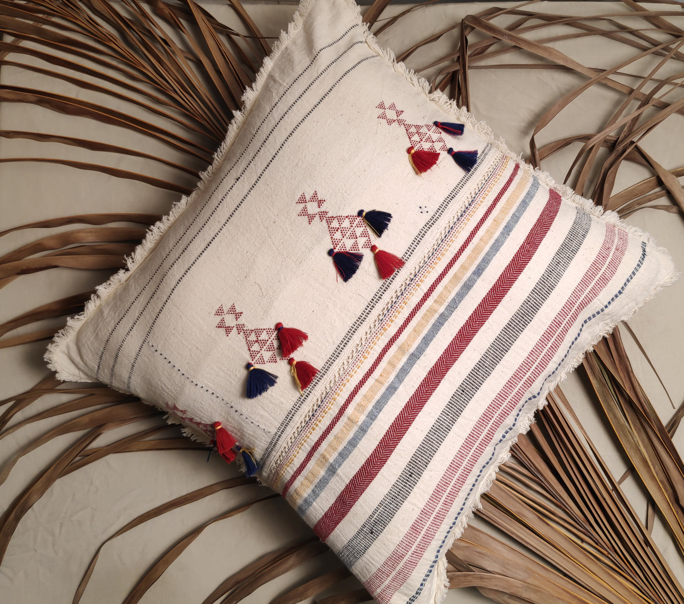 Off-white antique organic cotton cushion cover ( L-20″ x W- 20″)