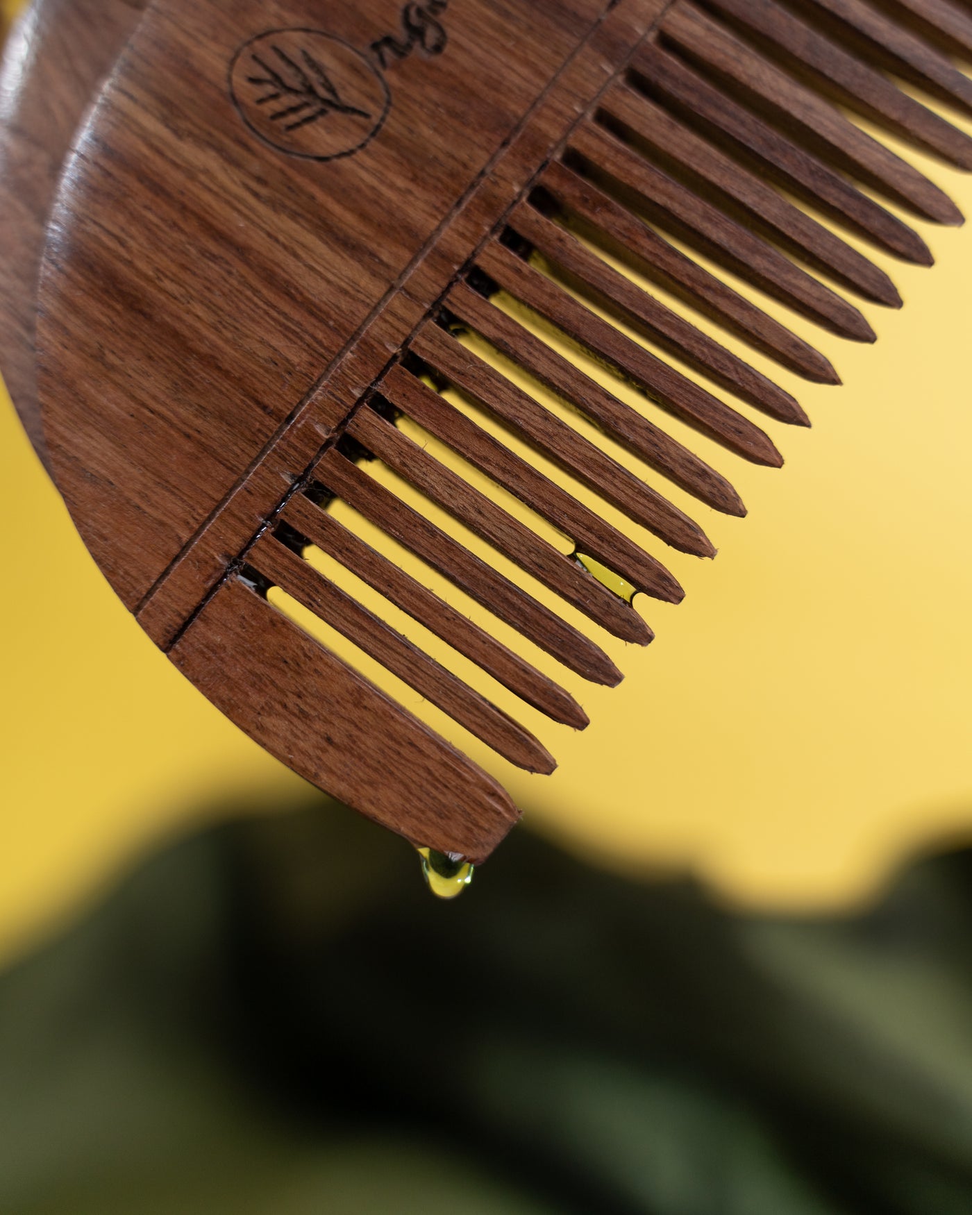 Sheesham comb with oil holes (wooden oil applicator)