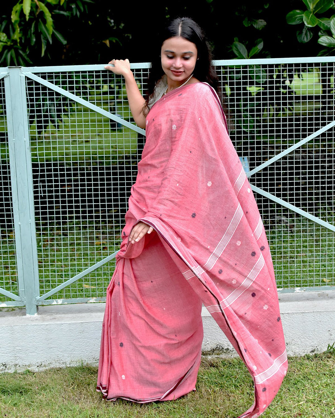 OCAU Daisy Dew - Organic cotton saree with jamdani motifs II Rose Gold - Suspire