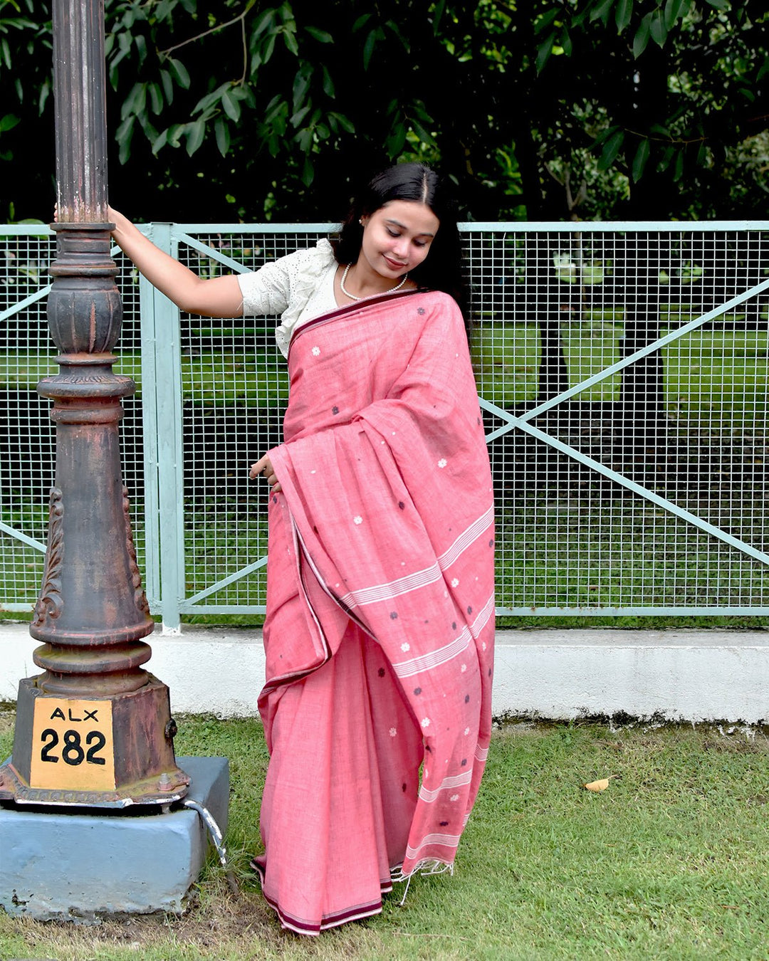 OCAU Daisy Dew - Organic cotton saree with jamdani motifs II Rose Gold - Suspire