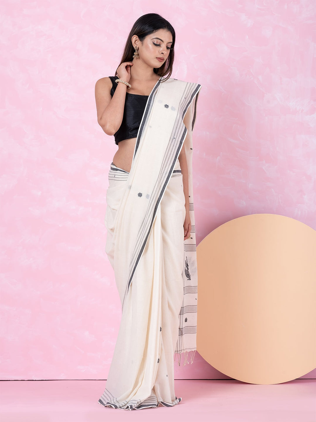 OCAU Daisy Drape - Organic cotton saree with jamdani motifs II Off - White - Suspire